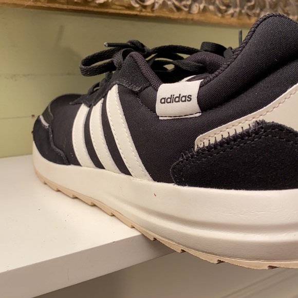 Adidas Sneakers ~ Size 9 1/2 - Picture 7 of 8